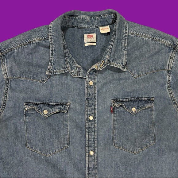 Levi’s Denim Button-Up Shirt - Picture 3 of 4